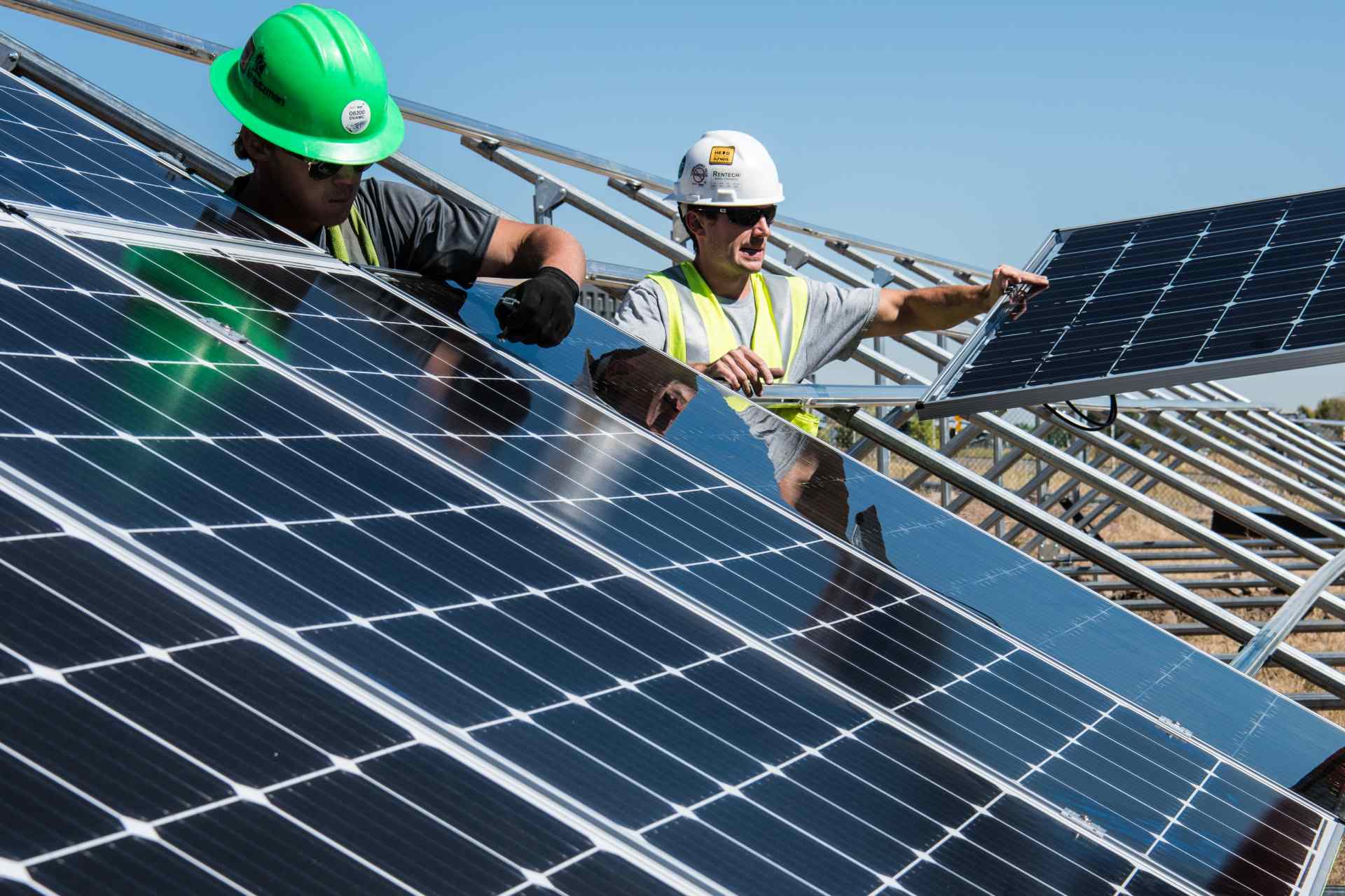 Setting Up Solar Panel Installation to Save Money and Electricity